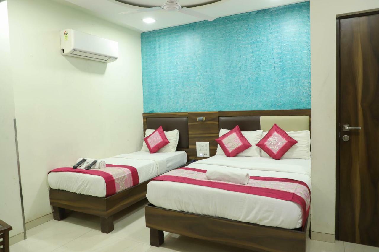 Hotel Plaza Executive - Near Bkc Mumbai Eksteriør bilde